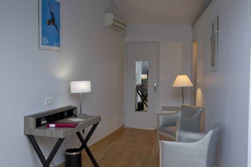 Imagen de la habitación del Hotel H&ocirc;tel Restaurant Des Remparts. Foto 16
