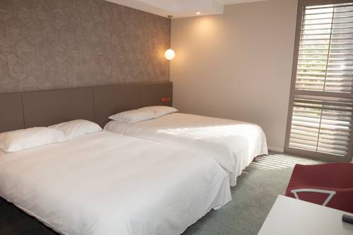 Imagen de la habitación del Hotel H&ocirc;tel Restaurant Du Ch&acirc;teau De La Tour. Foto 5