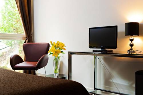 Imagen de la habitación del Hotel H&ocirc;tel Restaurant Du Ch&acirc;teau De La Tour. Foto 8