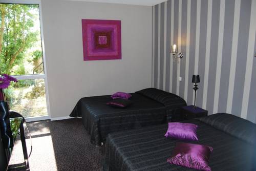 Imagen de la habitación del Hotel H&ocirc;tel Restaurant Du Ch&acirc;teau De La Tour. Foto 10