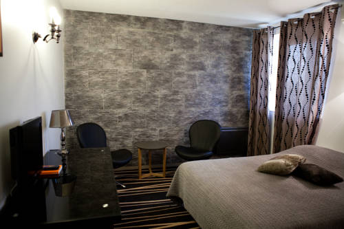 Imagen de la habitación del Hotel H&ocirc;tel Restaurant Du Ch&acirc;teau De La Tour. Foto 11