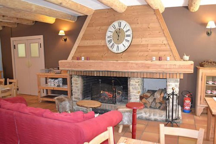 Imagen del bar/restaurante del Hotel Hôtel Restaurant L\'Adray. Foto 2