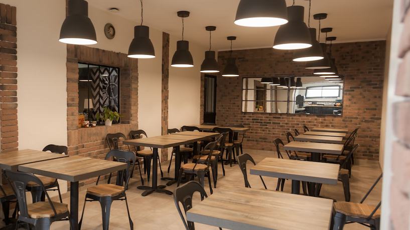 Imagen del bar/restaurante del Hotel Hôtel Restaurant L\'Horloge Gourmande. Foto 4