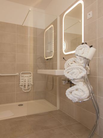 Imagen de la habitación del Hotel Hôtel Restaurant L\'Horloge Gourmande. Foto 20