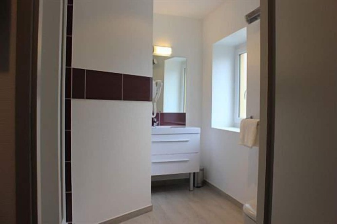 Imagen de la habitación del Hotel H&ocirc;tel Restaurant La Source. Foto 18