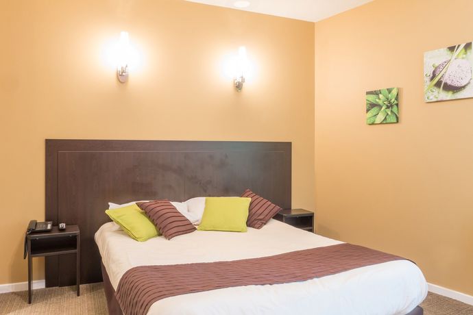 Imagen de la habitación del Hotel H&ocirc;tel Restaurant Laurent Perr&eacute;al. Foto 8