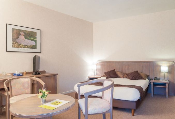 Imagen de los interiores del Hotel H&ocirc;tel Restaurant Laurent Perr&eacute;al. Foto 13