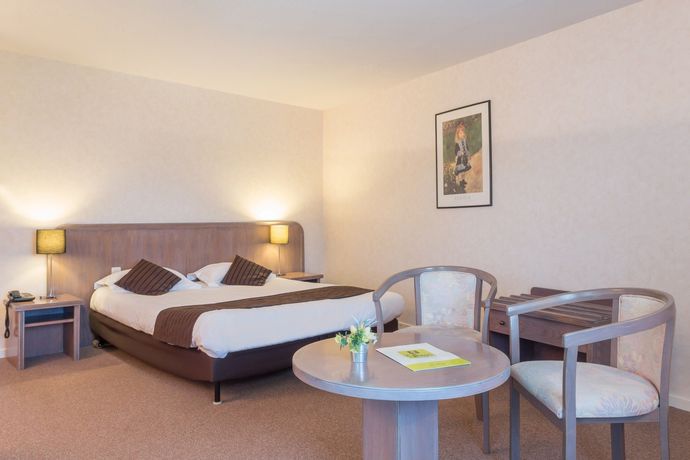 Imagen de la habitación del Hotel H&ocirc;tel Restaurant Laurent Perr&eacute;al. Foto 12