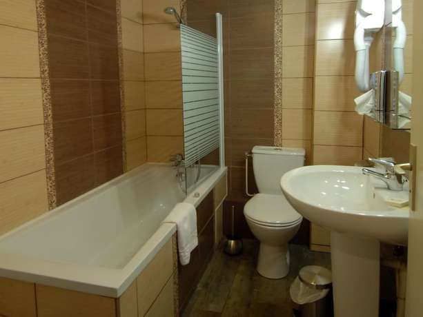Imagen de la habitación del Hotel H&ocirc;tel Restaurant Le Bellevue. Foto 15