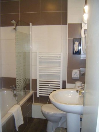 Imagen de la habitación del Hotel H&ocirc;tel Restaurant Le Bellevue. Foto 17