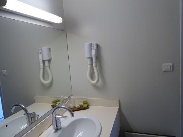 Imagen de la habitación del Hotel Hôtel Restaurant Le Cheval Blanc. Foto 14