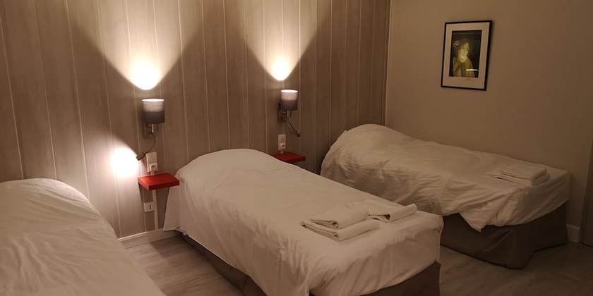 Imagen de la habitación del Hotel Hôtel Restaurant Le Cheval Blanc. Foto 18