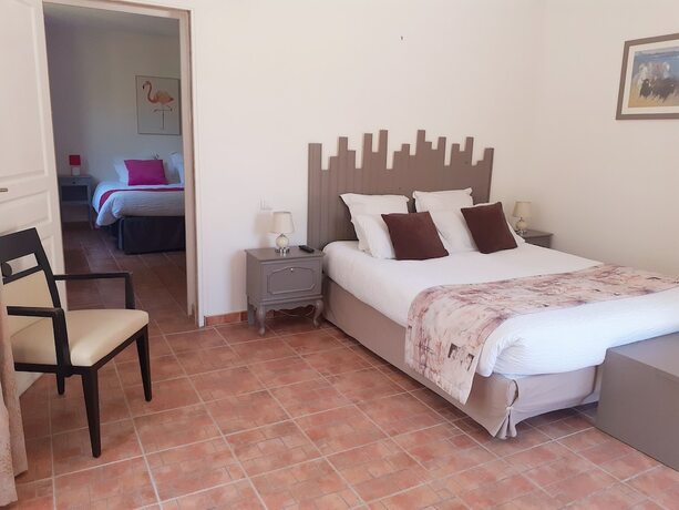 Imagen general del Hotel H&ocirc;tel Restaurant Le Clos Des Capitelles. Foto 3