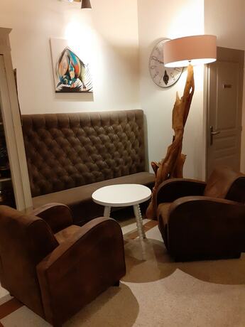 Imagen general del Hotel H&ocirc;tel Restaurant Le Clos Des Capitelles. Foto 4