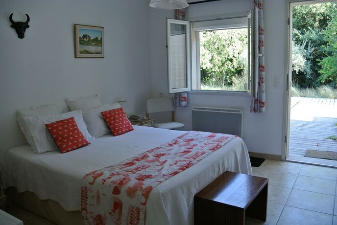 Imagen general del Hotel H&ocirc;tel Restaurant Le Clos Des Capitelles. Foto 7