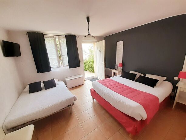 Imagen de la habitación del Hotel H&ocirc;tel Restaurant Le Clos Des Capitelles. Foto 20