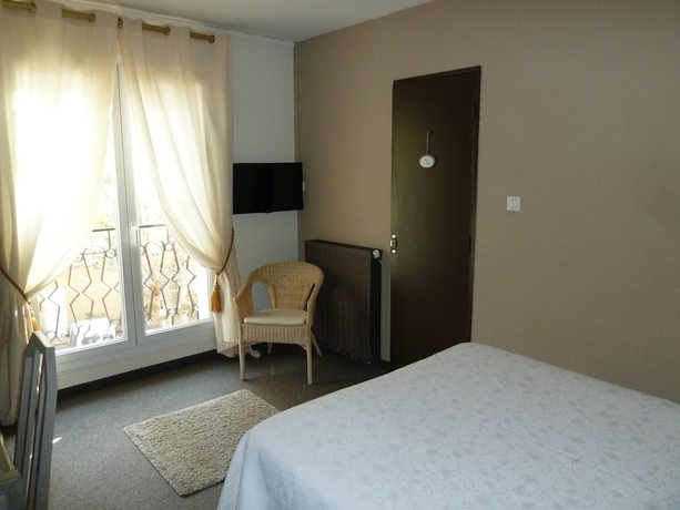 Imagen de la habitación del Hotel H&ocirc;tel Restaurant Le Commerce, Auriol. Foto 10