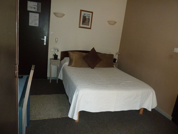 Imagen de la habitación del Hotel H&ocirc;tel Restaurant Le Commerce, Auriol. Foto 13