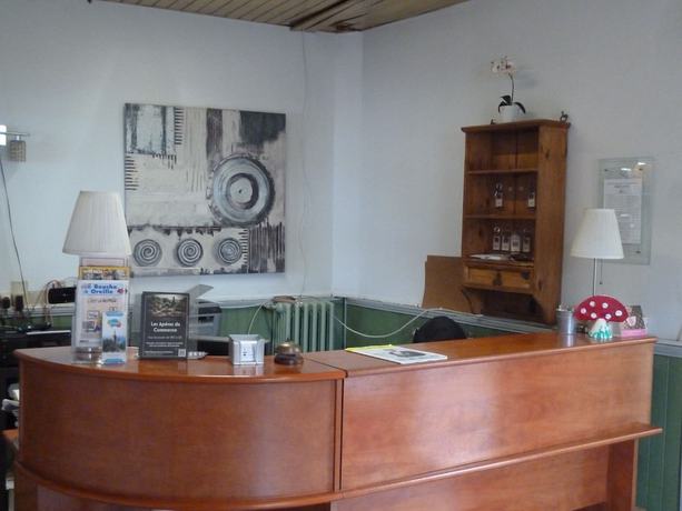 Imagen de los interiores del Hotel H&ocirc;tel Restaurant Le Commerce, Auriol. Foto 20