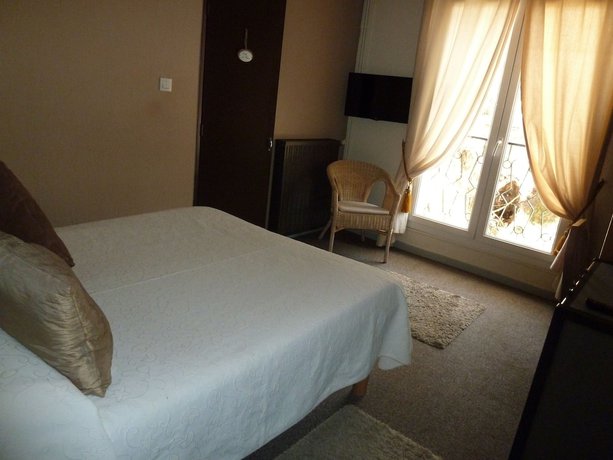 Imagen de la habitación del Hotel H&ocirc;tel Restaurant Le Commerce, Auriol. Foto 19