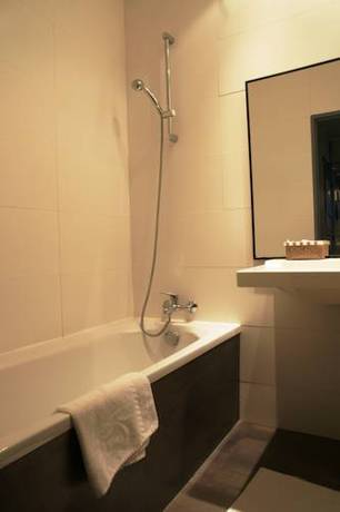 Imagen de la habitación del Hotel H&ocirc;tel Restaurant Le Regina. Foto 13