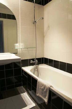 Imagen de la habitación del Hotel H&ocirc;tel Restaurant Le Regina. Foto 14