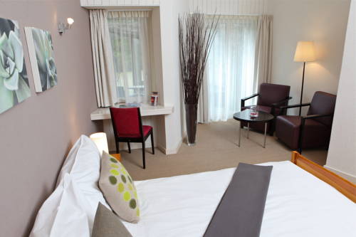 Imagen de la habitación del Hotel H&ocirc;tel Restaurant Le Saint-christophe. Foto 13