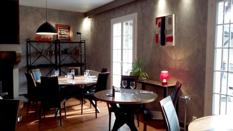 Imagen del bar/restaurante del Hotel Hôtel Restaurant Le relais de la Sans Fond. Foto 3