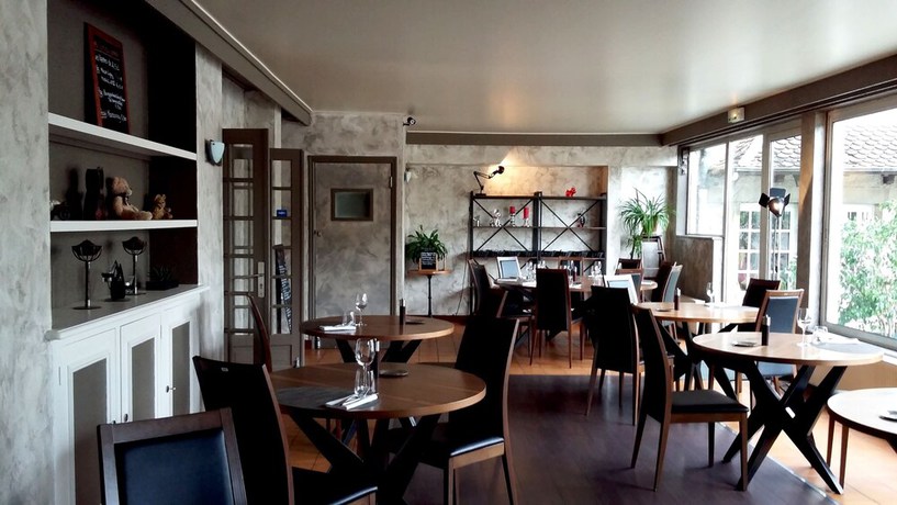Imagen del bar/restaurante del Hotel Hôtel Restaurant Le relais de la Sans Fond. Foto 4