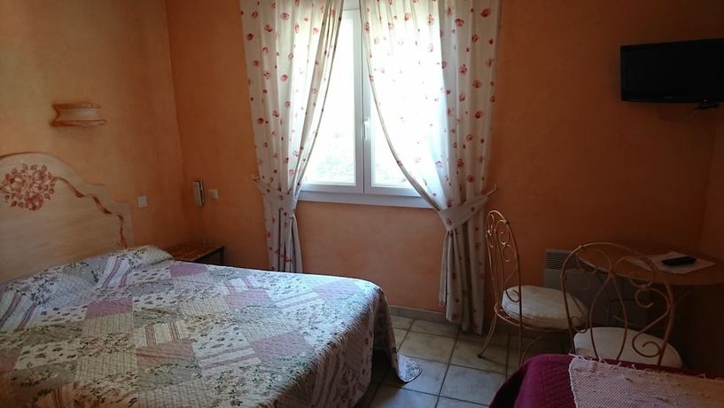 Imagen de la habitación del Hotel Hôtel Restaurant Les Cavalets. Foto 3