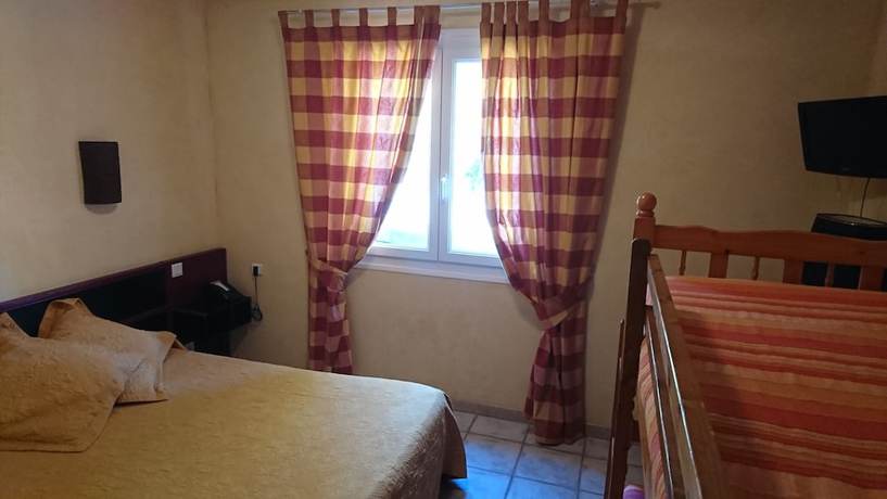 Imagen de la habitación del Hotel Hôtel Restaurant Les Cavalets. Foto 4