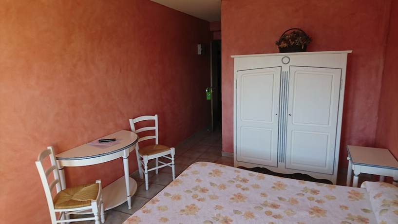 Imagen de la habitación del Hotel Hôtel Restaurant Les Cavalets. Foto 6