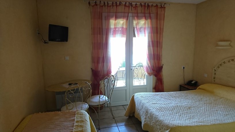 Imagen de la habitación del Hotel Hôtel Restaurant Les Cavalets. Foto 13