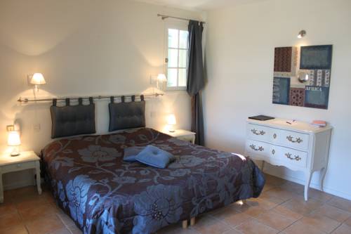 Imagen de la habitación del Hotel H&ocirc;tel Restaurant Les Vieilles Tours. Foto 8