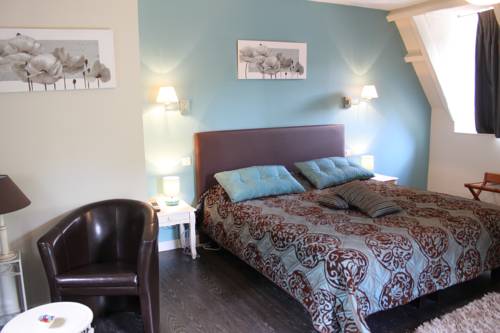 Imagen de la habitación del Hotel H&ocirc;tel Restaurant Les Vieilles Tours. Foto 11