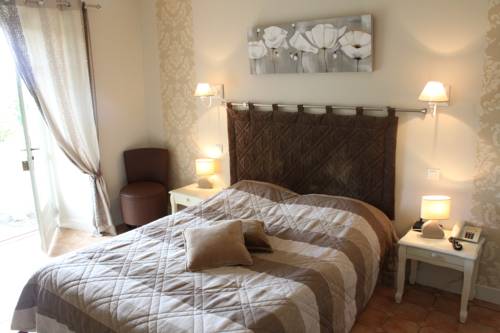 Imagen de la habitación del Hotel H&ocirc;tel Restaurant Les Vieilles Tours. Foto 13