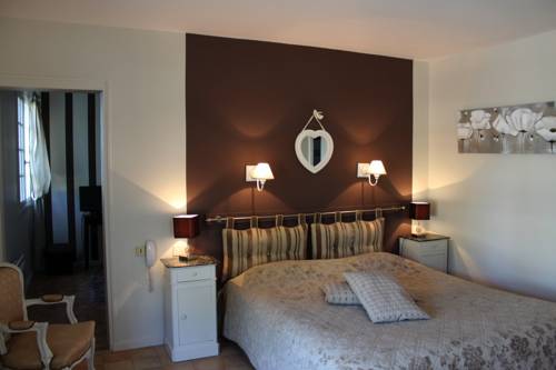 Imagen de la habitación del Hotel H&ocirc;tel Restaurant Les Vieilles Tours. Foto 14