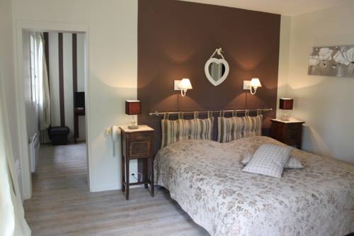 Imagen de la habitación del Hotel H&ocirc;tel Restaurant Les Vieilles Tours. Foto 16