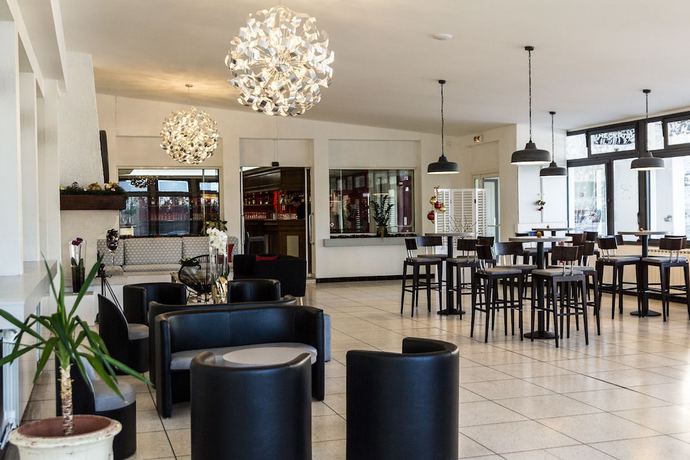 Imagen de los interiores del Hotel H&ocirc;tel Restaurant Robinson. Foto 13