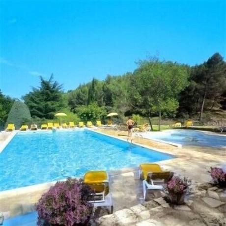 Imagen de la piscina del Hotel H&ocirc;tel Restaurant Robinson. Foto 15