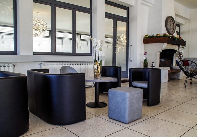 Imagen de los interiores del Hotel H&ocirc;tel Restaurant Robinson. Foto 14