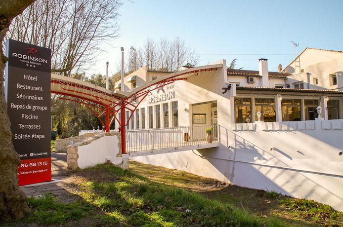 Imagen de los exteriores del Hotel H&ocirc;tel Restaurant Robinson. Foto 12