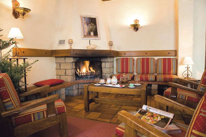 Imagen de los interiores del Hotel H&ocirc;tel Restaurant SPA Les Soldanelles. Foto 14