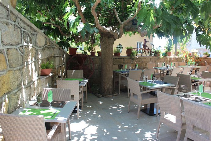 Imagen general del Hotel H&ocirc;tel Restaurant U Santa Maria. Foto 1