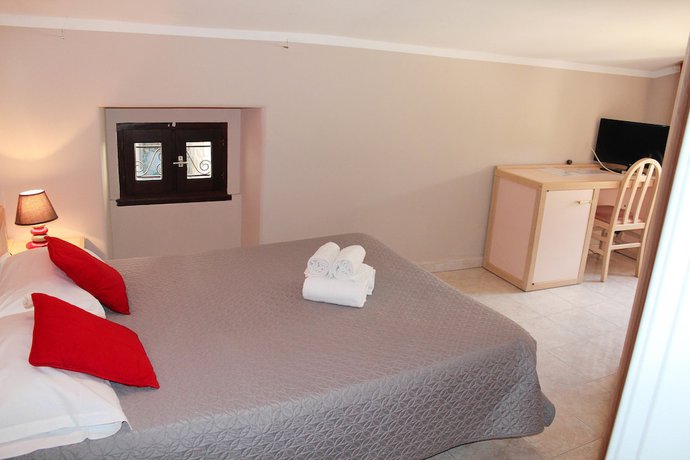 Imagen de la habitación del Hotel H&ocirc;tel Restaurant U Santa Maria. Foto 17