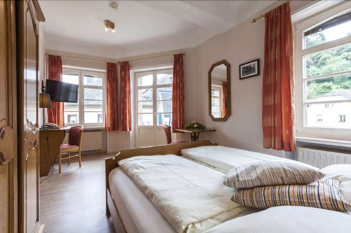 Imagen de la habitación del Hotel H&ocirc;tel - Restaurant Victor Hugo. Foto 9