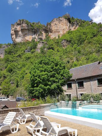 Imagen de la piscina del Hotel H&ocirc;tel Restaurant de la Jonte. Foto 18