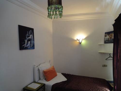 Imagen de la habitación del Hotel H&ocirc;tel Riad Gnaoua. Foto 8