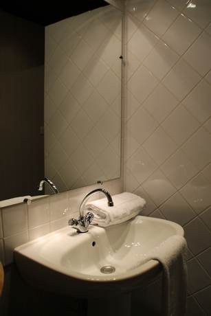Imagen de la habitación del Hotel H&ocirc;tel Rivi&egrave;re. Foto 15