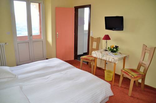 Imagen de la habitación del Hotel H&ocirc;tel Roess. Foto 3